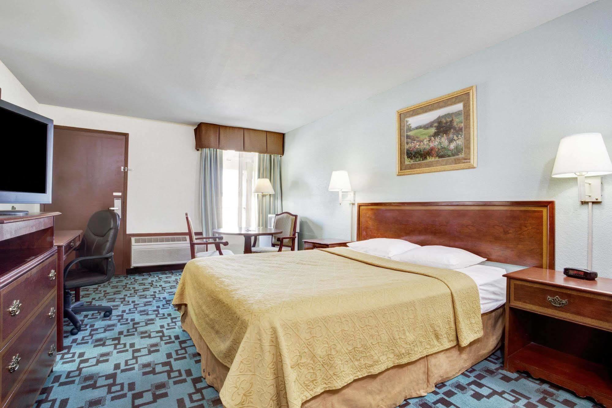 Super 8 Creswell/South Eugene Hotel Exterior photo